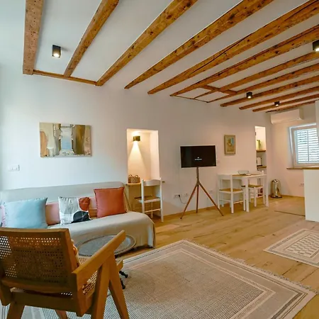 Apartament Alluring Downtown
