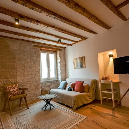 Alluring Downtown Appartement
